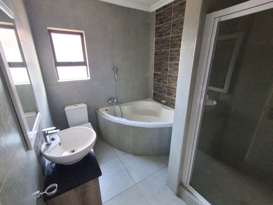 4 Bedroom Property for Sale in Mandela View Free State